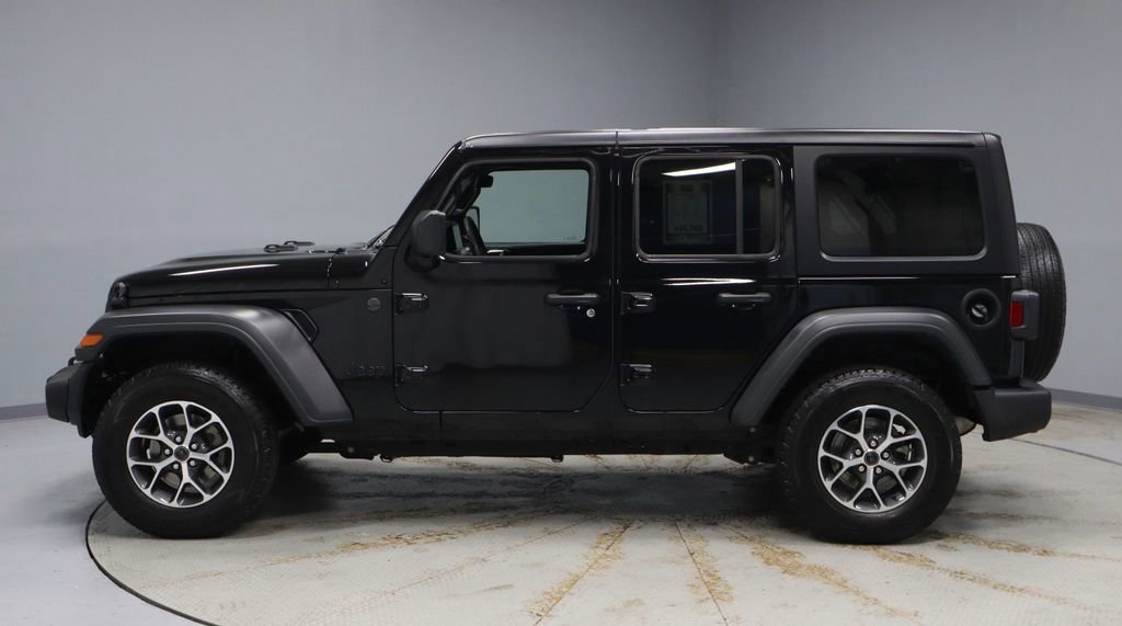 Used 2024 Jeep Wrangler Sport S image 2