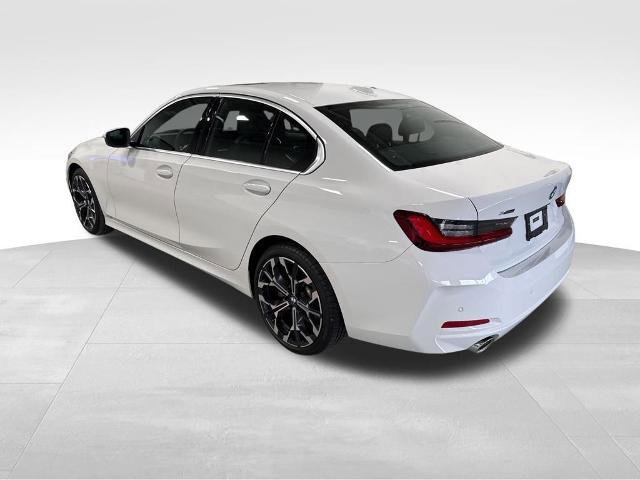 Used 2025 BMW 330i xDrive Sedan w/ Premium Package image 4