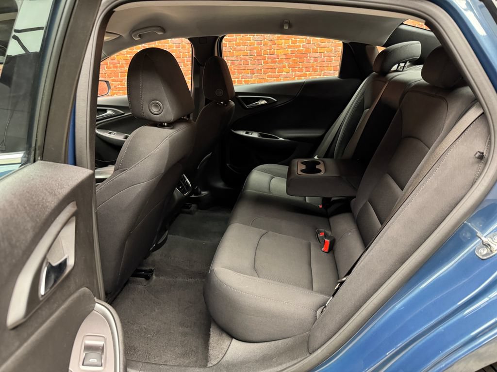 Used 2025 Chevrolet Malibu LT FWD image 20