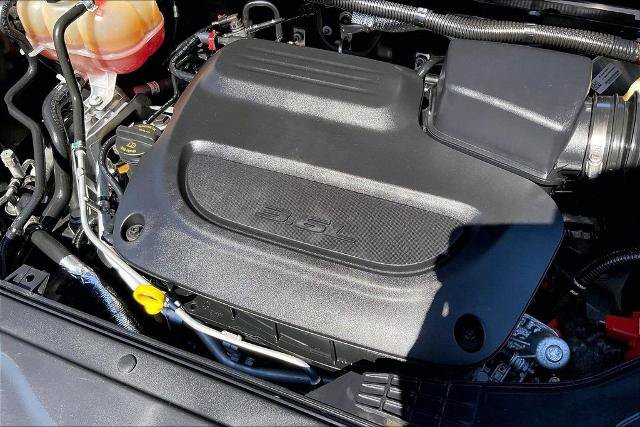 Used 2022 Chrysler Voyager LX FWD image 34