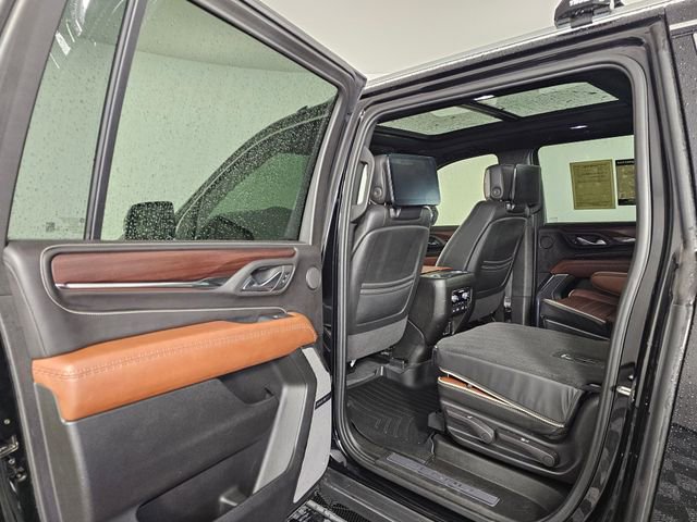 Used 2023 GMC Yukon XL Denali Ultimate AWD/4WD image 18