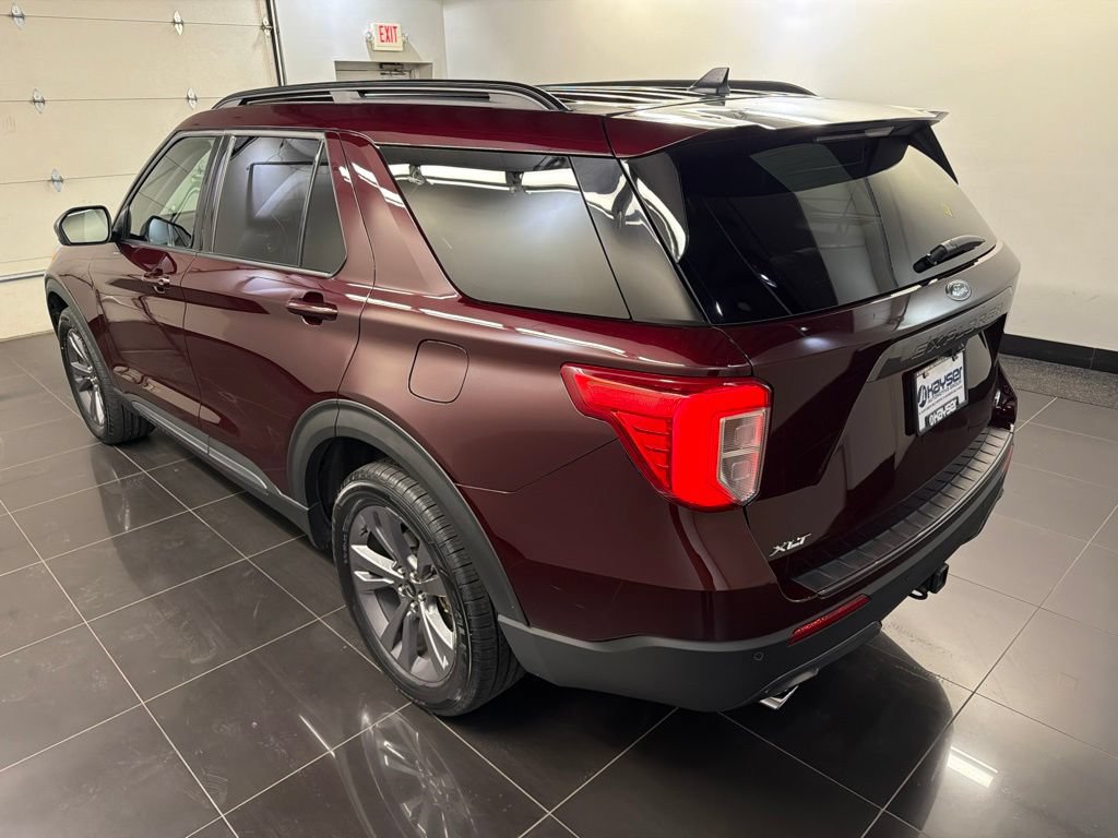 Certified 2022 Ford Explorer XLT w/ Equipment Group 202A AWD/4WD image 4