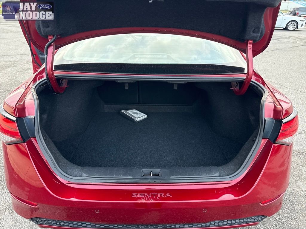 Used 2024 Nissan Sentra SV w/ Lighting Package image 27