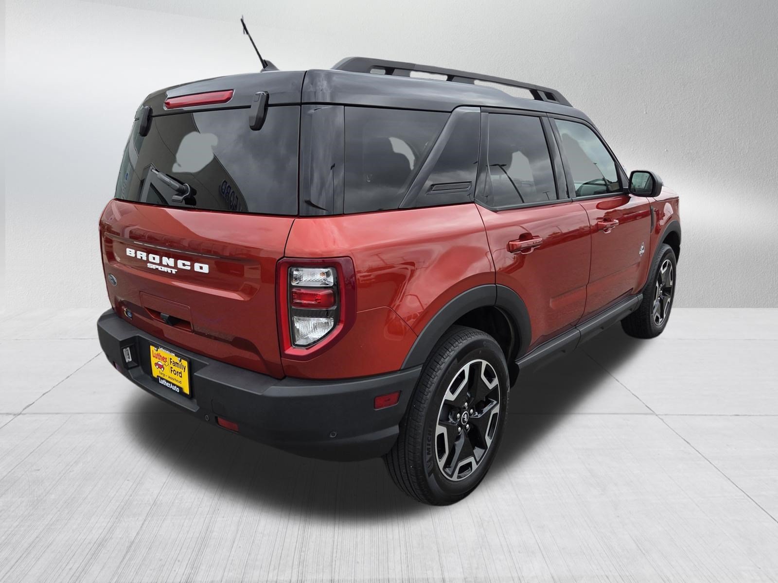 Certified 2023 Ford Bronco Sport Outer Banks w/ Tech Package AWD/4WD image 7