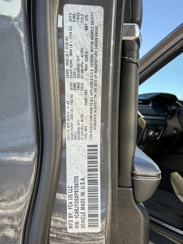 Used 2023 Jeep Grand Cherokee Overland w/ Advanced Protech Group III image 33