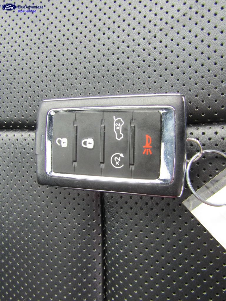 Used 2022 Jeep Grand Cherokee L Overland w/ Off Road Group AWD/4WD image 42