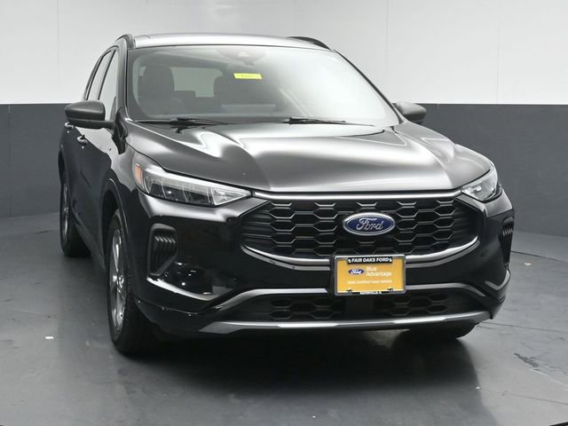 Certified 2024 Ford Escape ST-Line w/ Tech Pack #1 AWD/4WD image 2