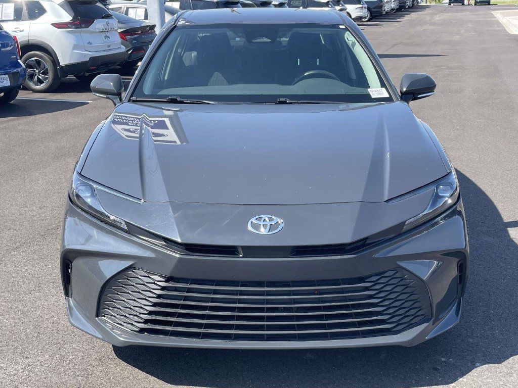 Used 2025 Toyota Camry LE FWD image 8