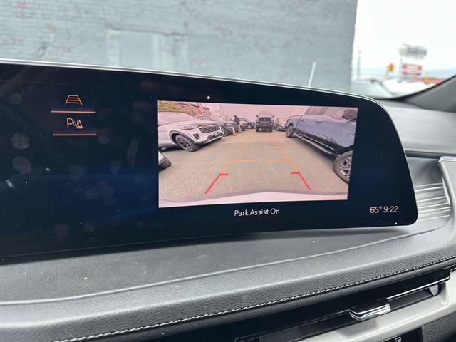 Used 2024 Cadillac XT4 Premium Luxury AWD/4WD image 16