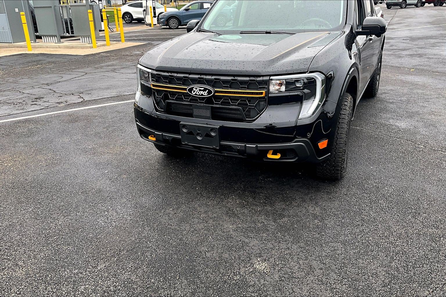 Certified 2025 Ford Maverick Tremor AWD/4WD image 4