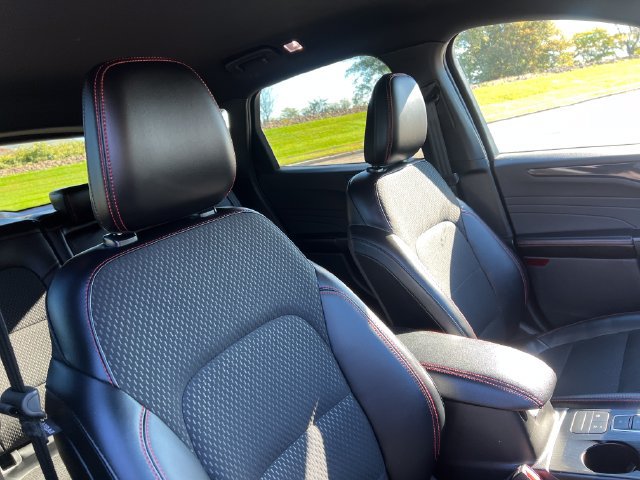 Certified 2025 Ford Escape ST-Line Select AWD/4WD image 35