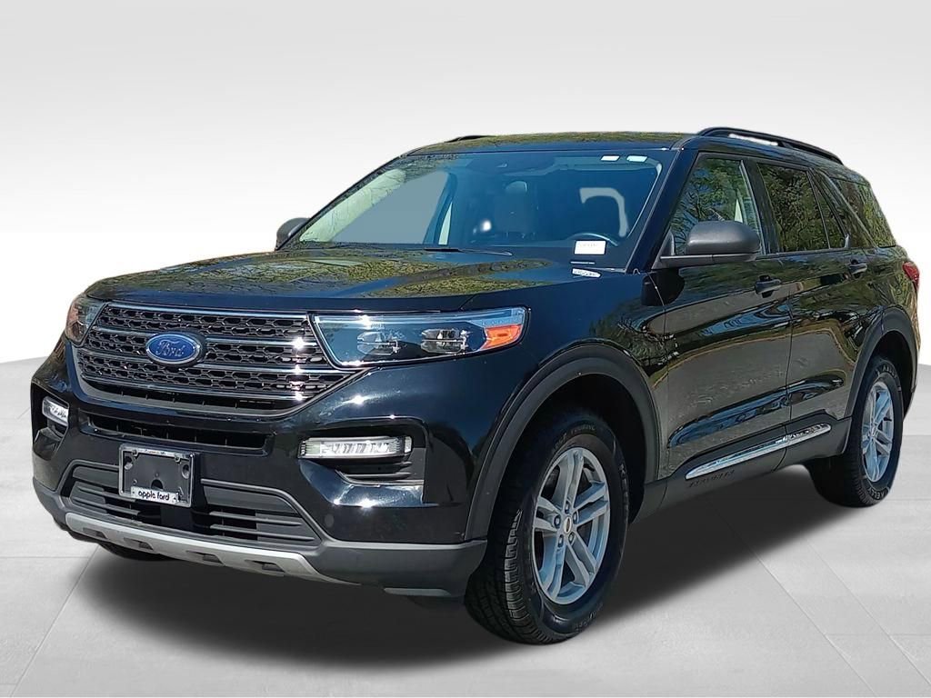 Certified 2024 Ford Explorer XLT w/ Equipment Group 202A AWD/4WD image 7