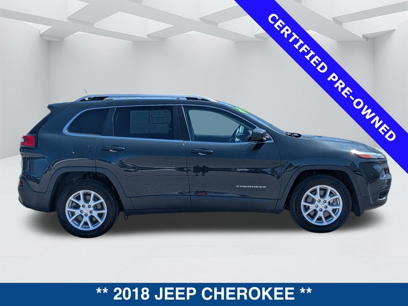 Used 2018 Jeep Cherokee Latitude Plus image 6
