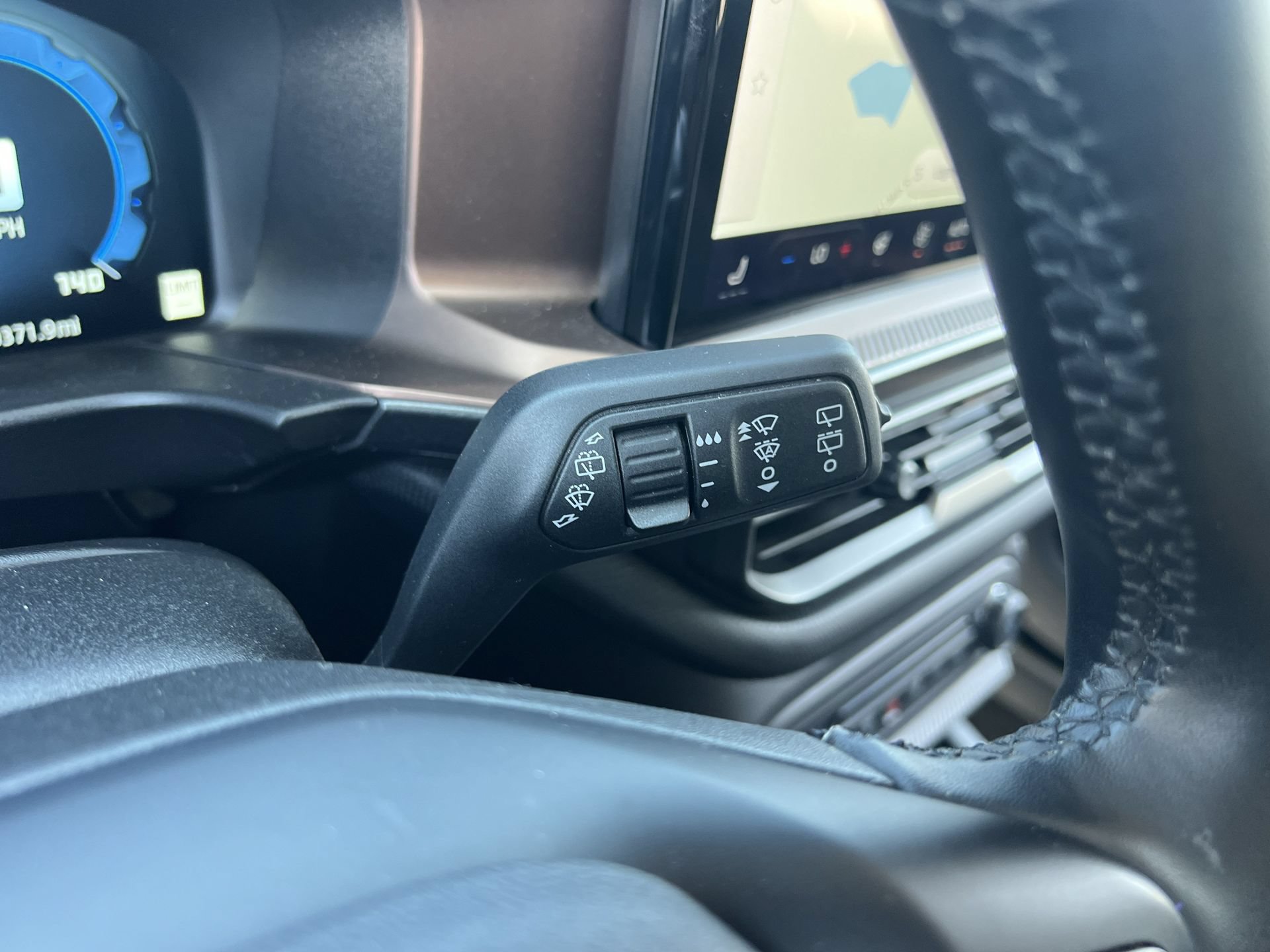 Certified 2025 Ford Bronco Sport Outer Banks w/ Outer Banks Tech Package+ AWD/4WD image 11