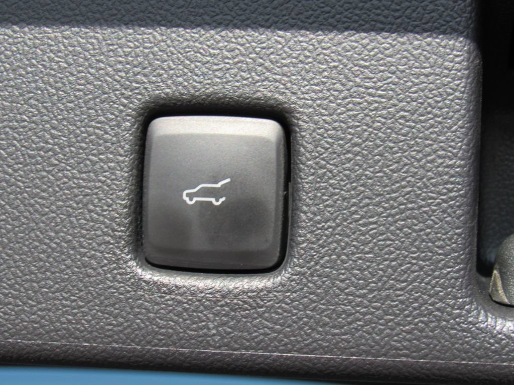Certified 2021 Ford Escape SE w/ Convenience Package FWD image 19
