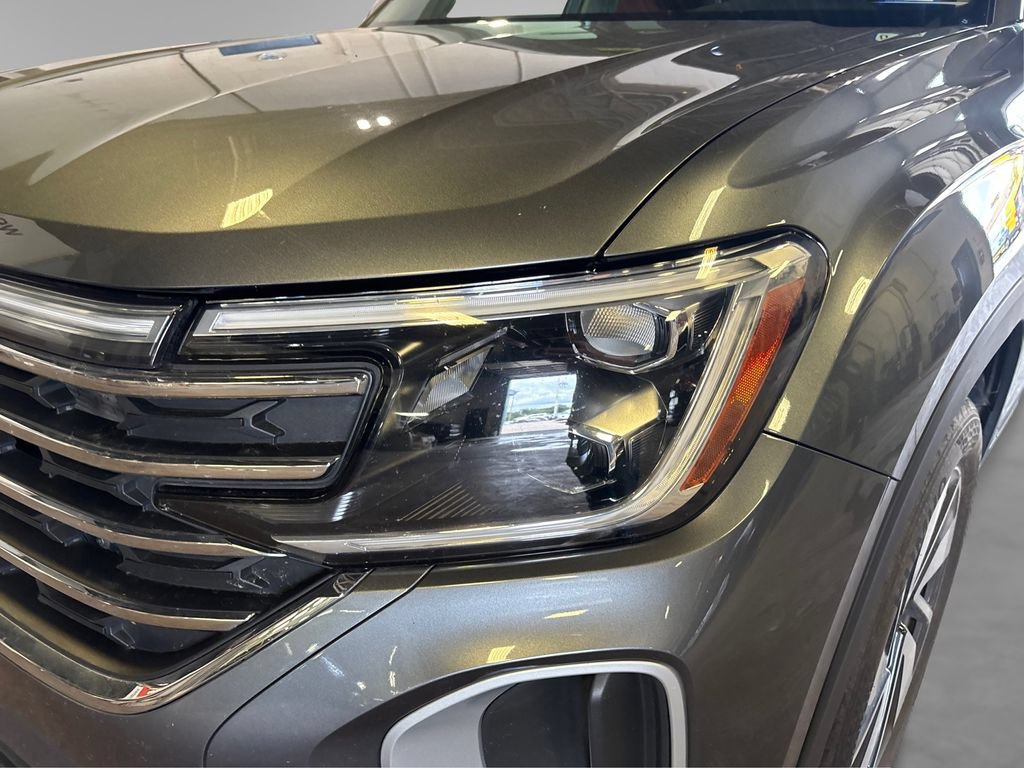 Used 2025 Volkswagen Atlas SE AWD/4WD image 19