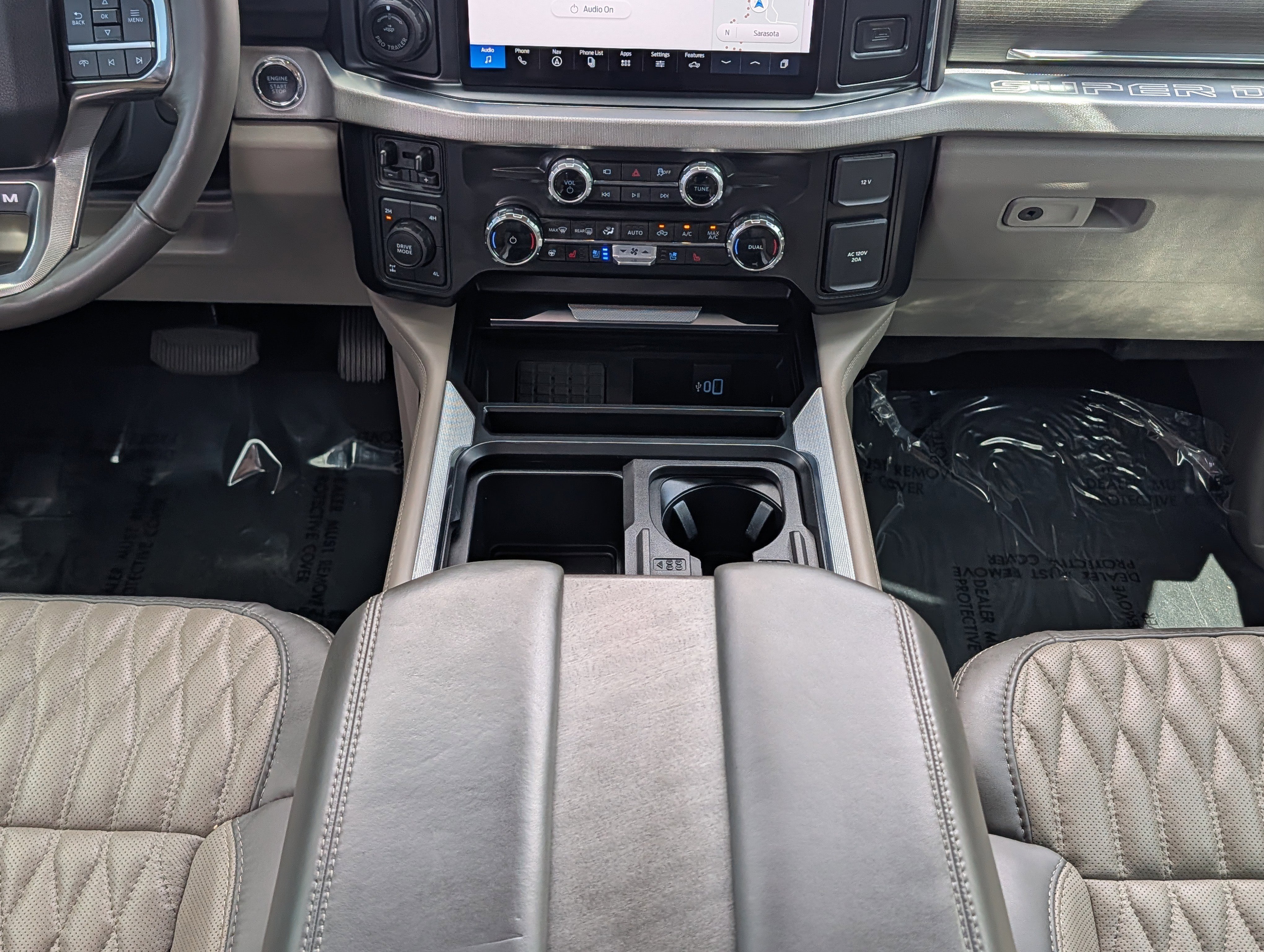 Certified 2025 Ford F250 Platinum w/ Platinum Plus Package AWD/4WD image 22