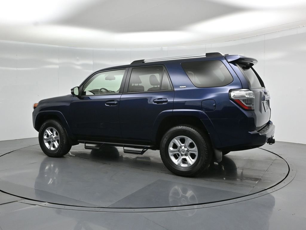 Used 2022 Toyota 4Runner SR5 Premium w/ Moonroof Package AWD/4WD image 18