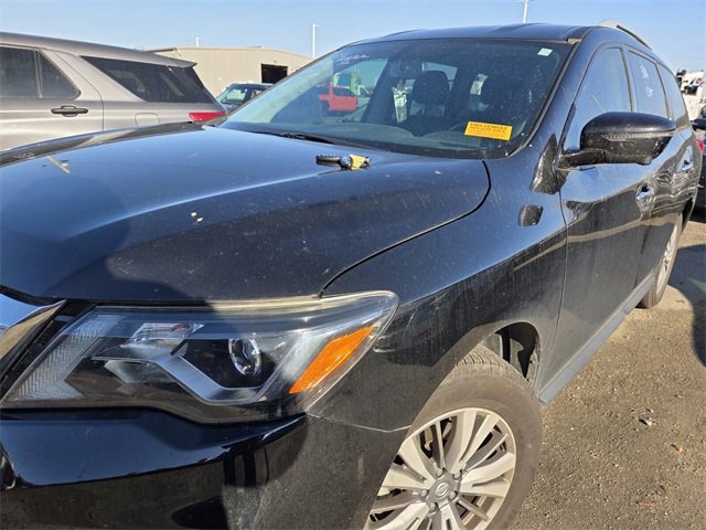 Used 2019 Nissan Pathfinder SL video 2