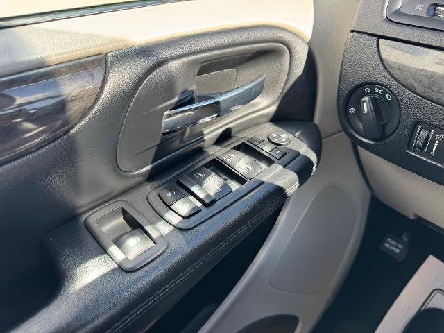 Used 2019 Dodge Grand Caravan SE image 22