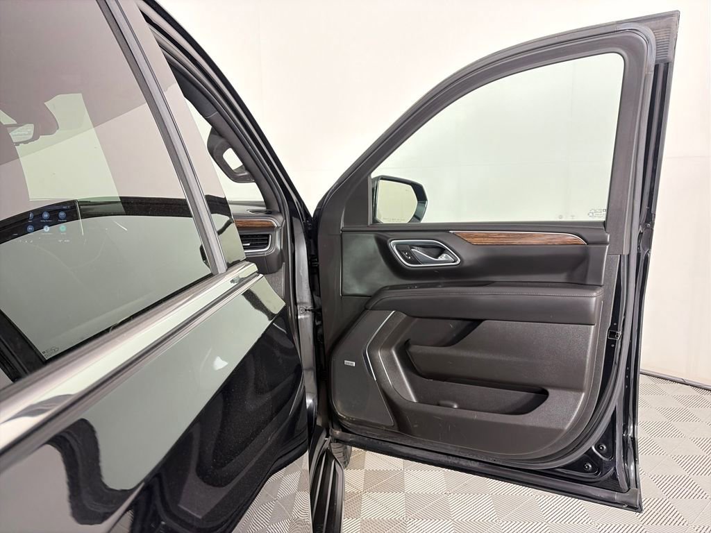 Used 2021 Chevrolet Suburban High Country image 33