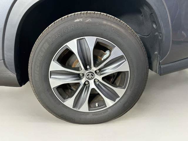 Used 2023 Toyota Highlander XLE FWD image 8