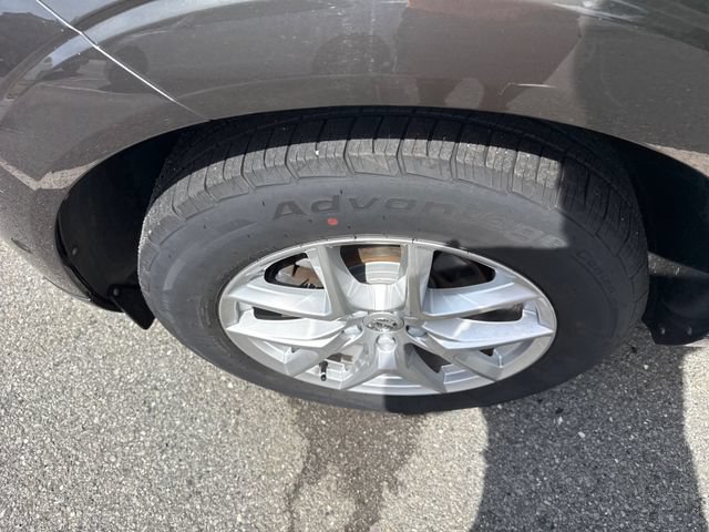 Used 2018 Volvo XC60 T5 Momentum w/ Vision Package AWD/4WD image 19