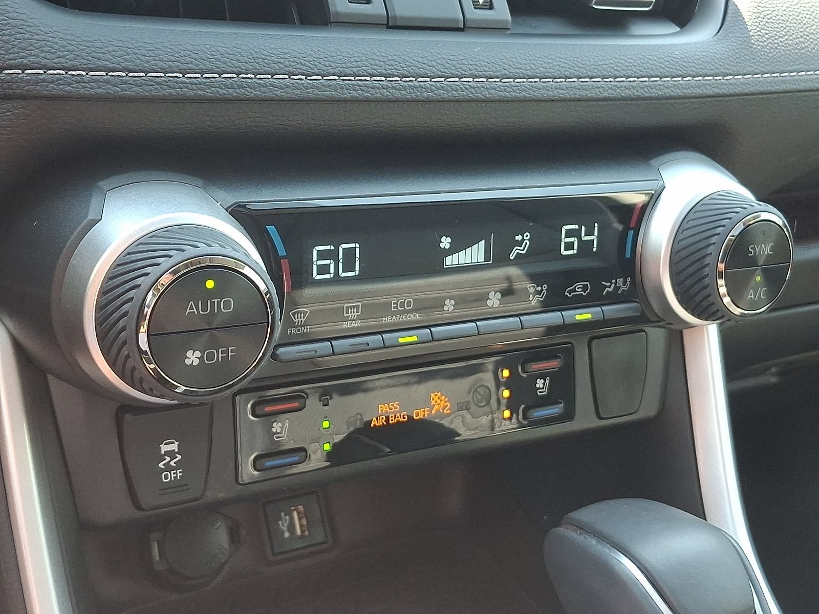Used 2024 Toyota RAV4 Limited w/ Weather Package AWD/4WD image 17