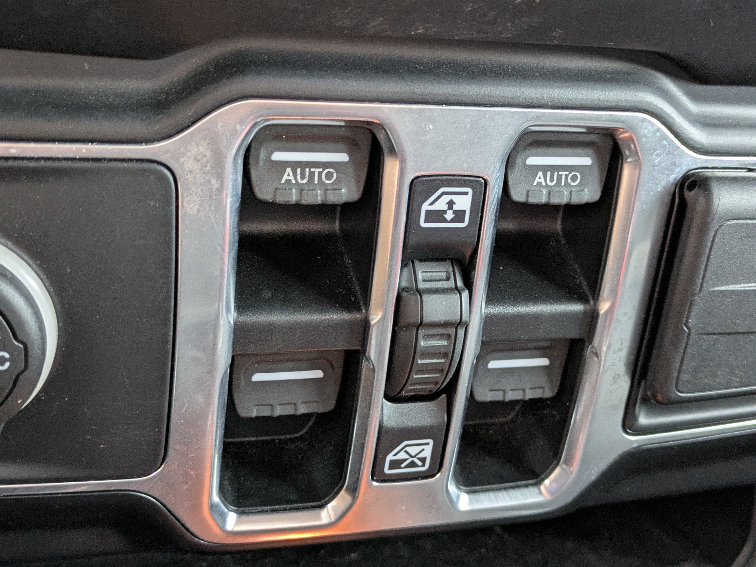 Used 2019 Jeep Wrangler Unlimited Sport S AWD/4WD image 22