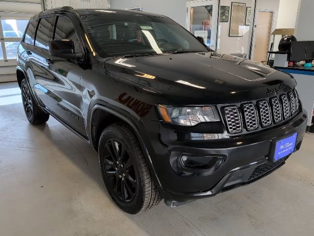 Used 2021 Jeep Grand Cherokee Altitude AWD/4WD image 7