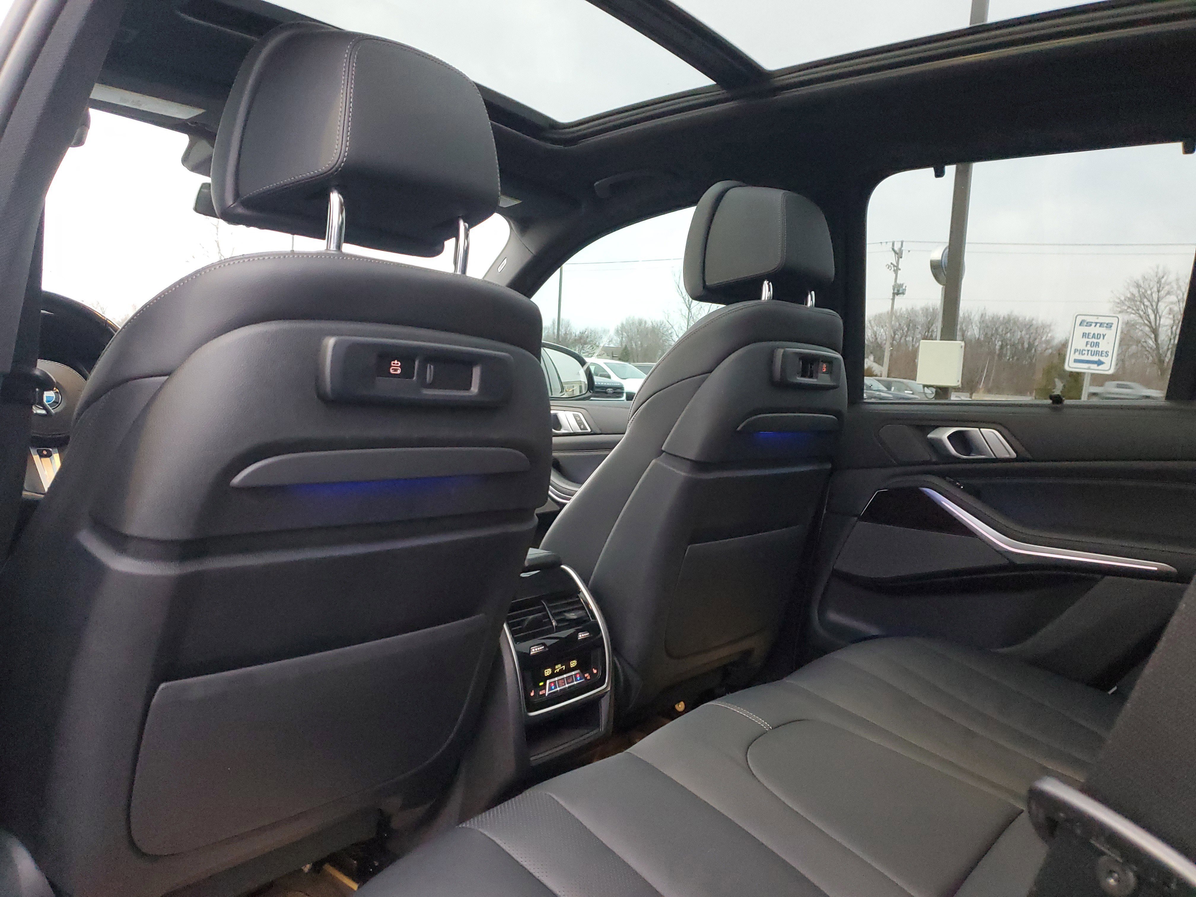 Used 2019 BMW X5 xDrive50i w/ M Sport Package image 11