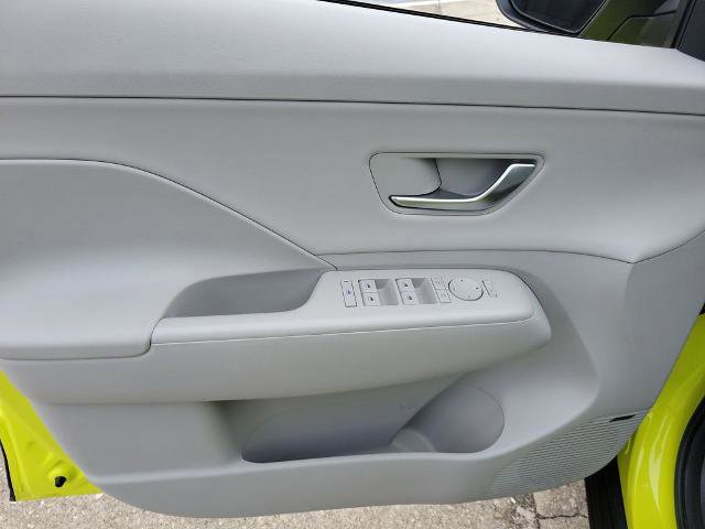 Used 2024 Hyundai Kona Limited image 21