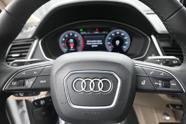 Used 2025 Audi Q5 2.0T Premium Plus w/ Premium Plus Package AWD/4WD image 13