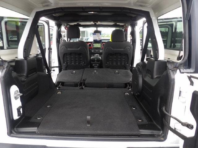 Used 2023 Jeep Wrangler Unlimited Rubicon w/ LED Lighting Group AWD/4WD image 32