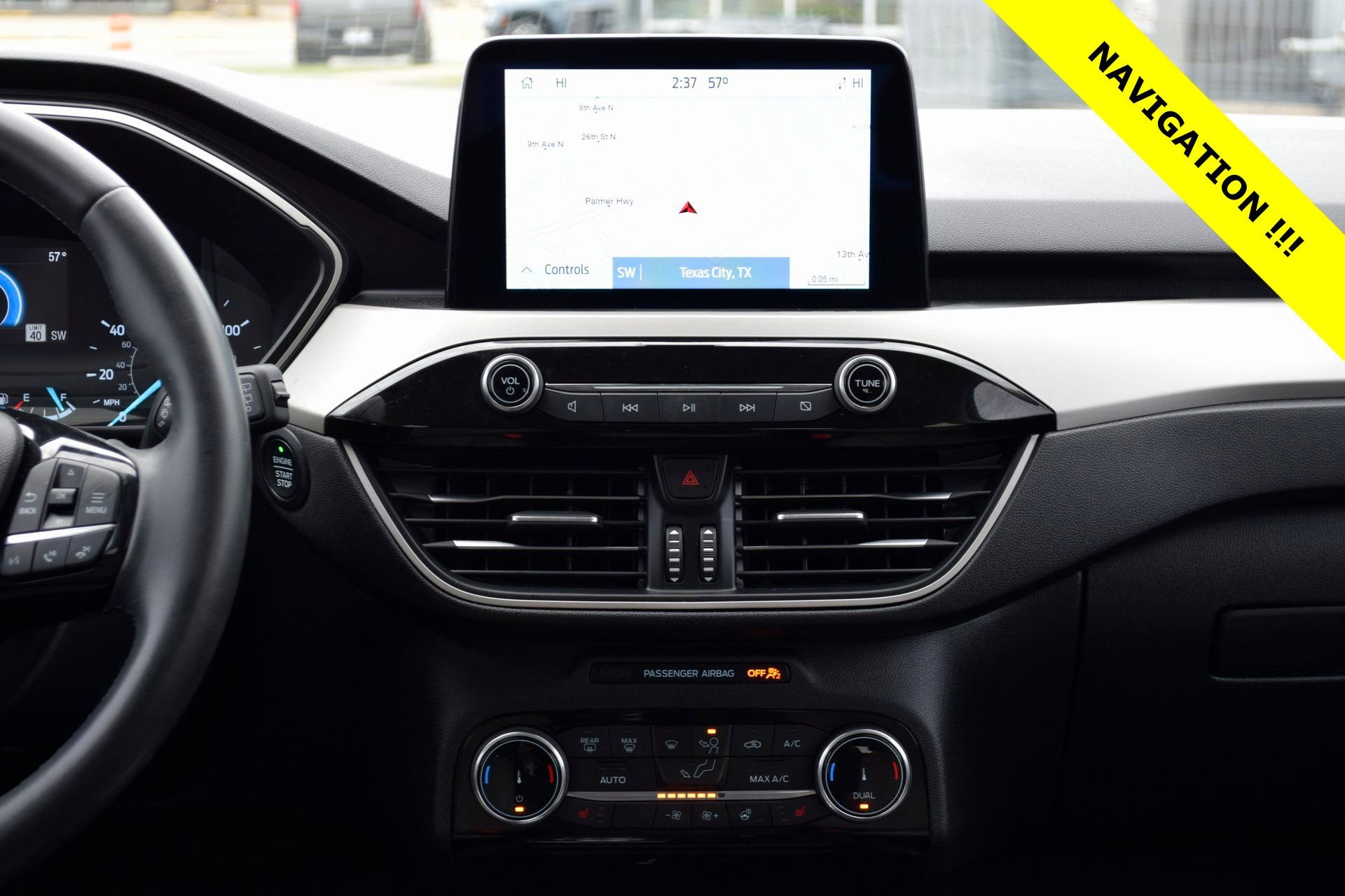 Certified 2022 Ford Escape SE w/ SE Sport Appearance Package image 4