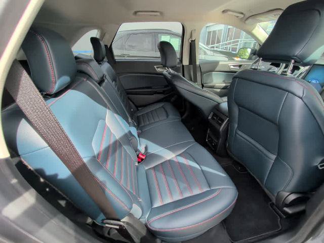 Certified 2022 Ford Edge SEL w/ Sport Appearance Package AWD/4WD image 10