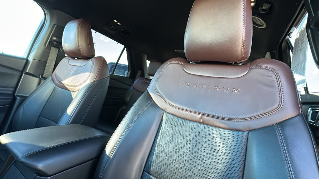 Certified 2023 Ford Explorer Platinum w/ Technology Package image 11
