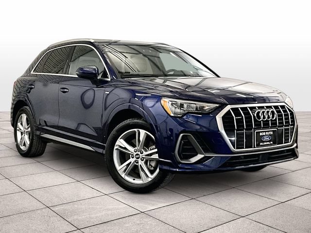 Used 2022 Audi Q3 2.0T Premium w/ Convenience Package AWD/4WD image 2