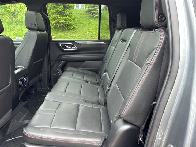 Used 2022 Chevrolet Suburban RST w/ Luxury Package AWD/4WD image 16