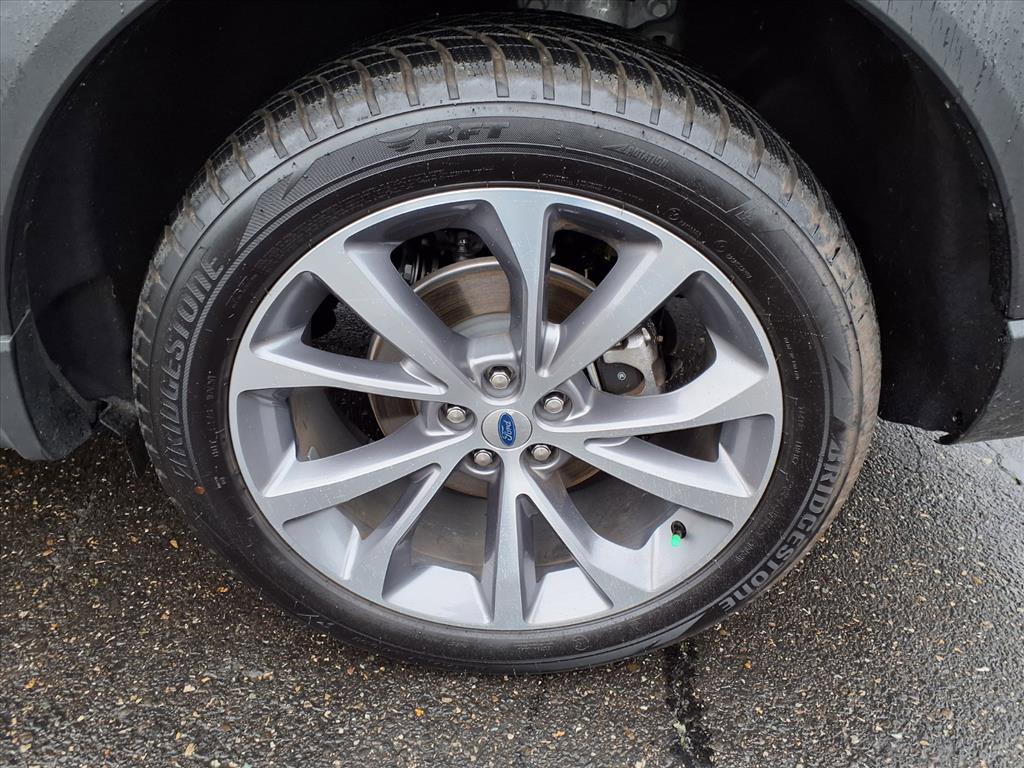 Certified 2025 Ford Explorer Platinum w/ Ultimate Package image 11