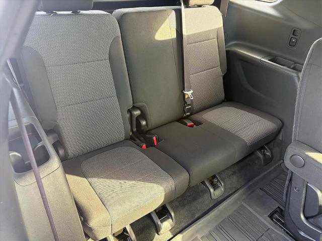 Used 2023 Chevrolet Traverse LT image 32