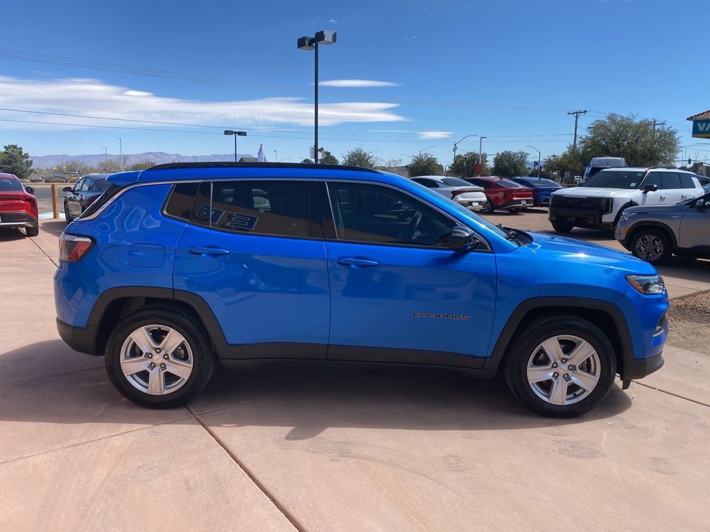 Used 2022 Jeep Compass Latitude image 9