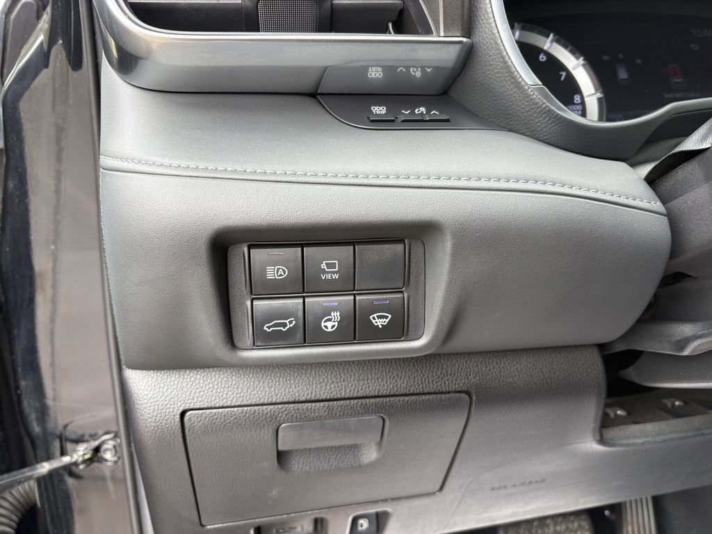 Used 2020 Toyota Highlander Limited image 32