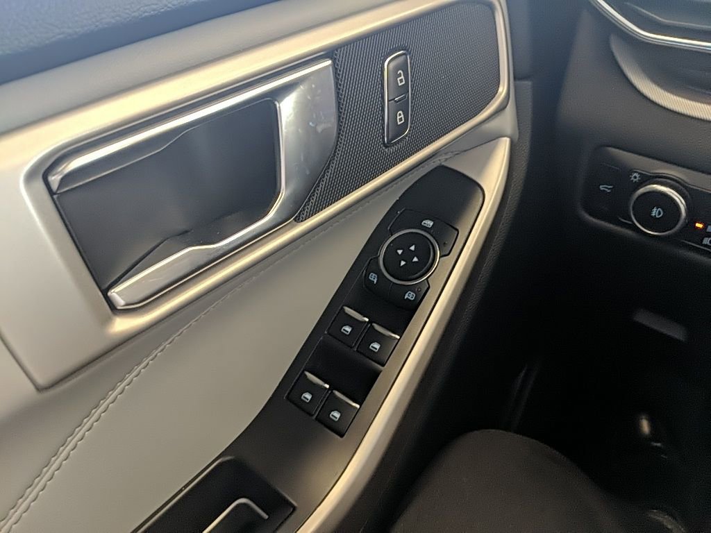 Certified 2024 Ford Explorer XLT w/ Equipment Group 202A image 29
