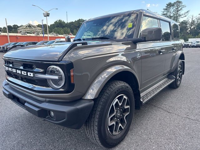 Certified 2026 Ford Bronco Outer Banks AWD/4WD image 1