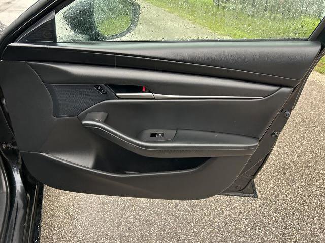 Used 2023 MAZDA MAZDA3 s image 32