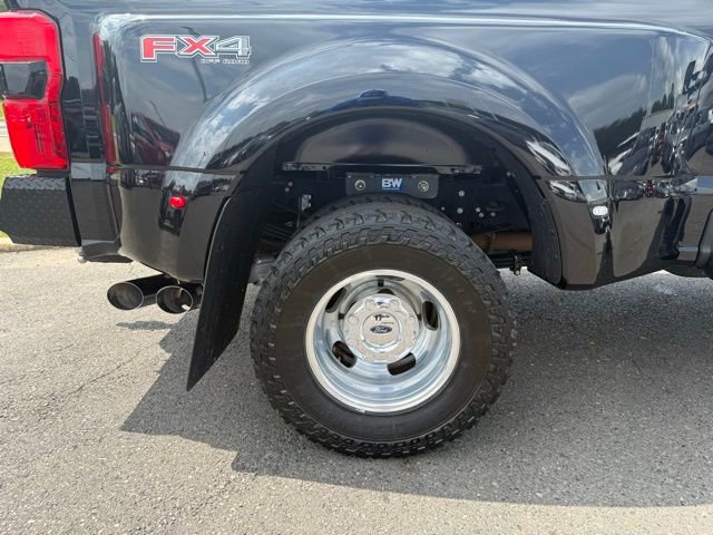 Certified 2024 Ford F350 Platinum w/ FX4 Off-Road Package AWD/4WD image 7