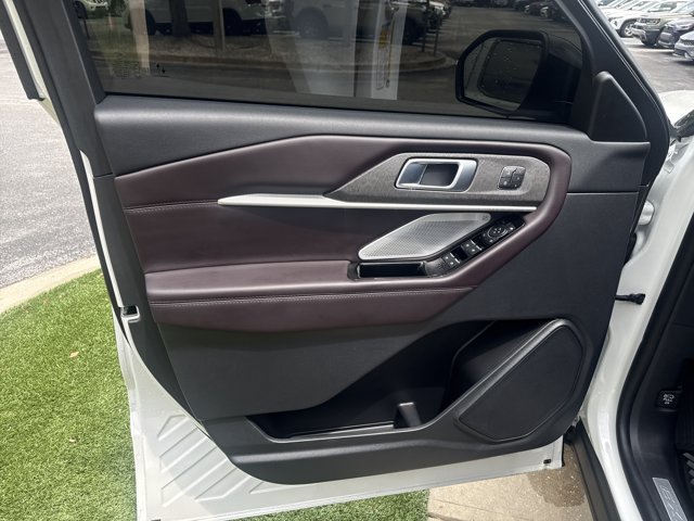 Certified 2026 Ford Explorer Platinum RWD image 11