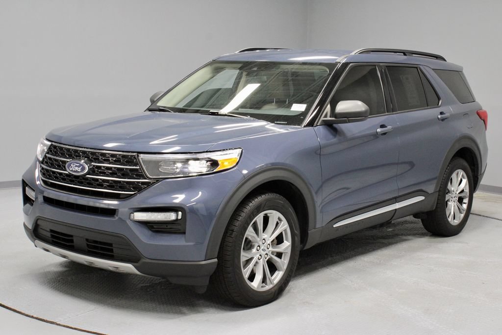 Certified 2021 Ford Explorer XLT w/ Equipment Group 202A AWD/4WD image 8