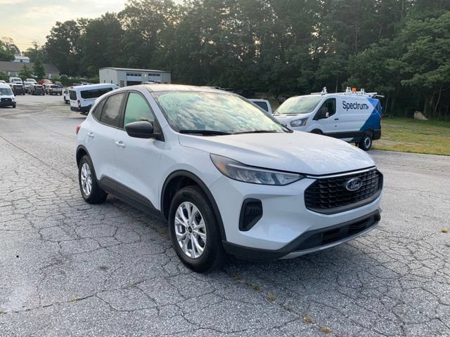 Certified 2025 Ford Escape Active AWD/4WD image 2
